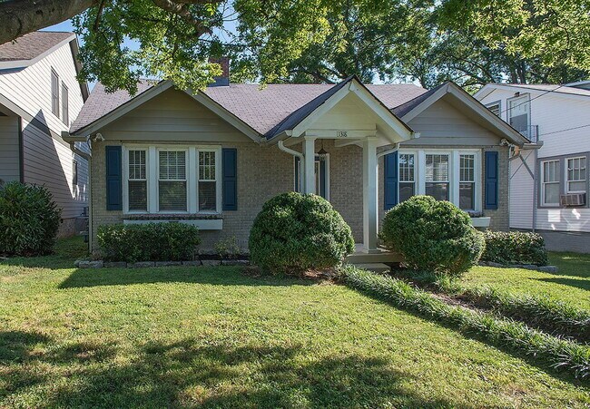Building Photo - "Charming Nashville Retreat: Spacious 2-Be...