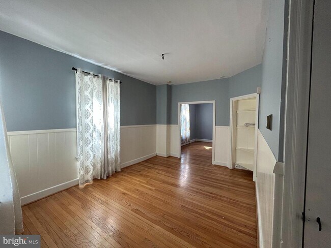 Photo - 77 Waterloo Ave