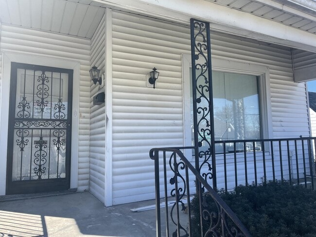Photo - 418 Breckenridge St