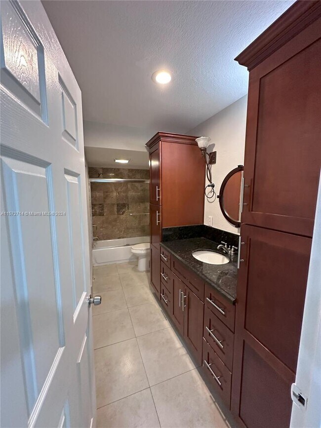 Photo - 6200 S Falls Circle Dr Unidad 202