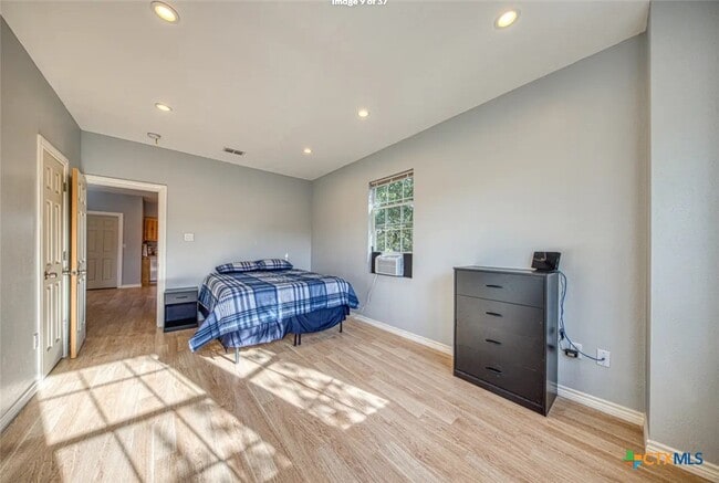 Photo - 729 Clay Ridge