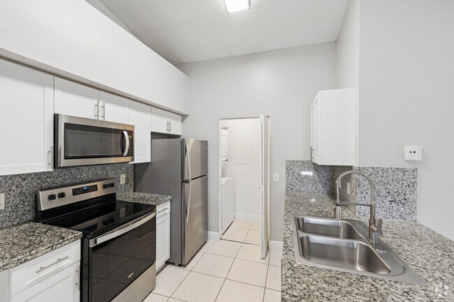 2BR, 2BA - 1180SF - Kitchen