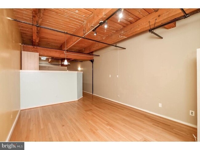 Photo - 1010 Race St Unidad 2I