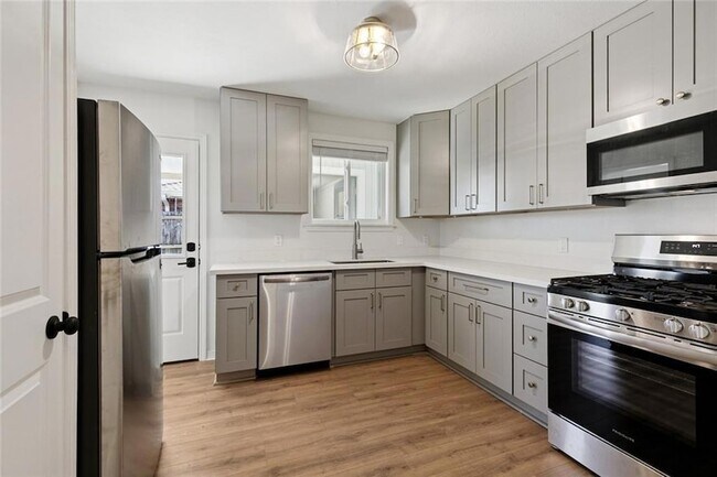 Photo - 1237 Helios Ave