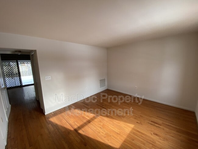 Photo - 212 Farrell Ln