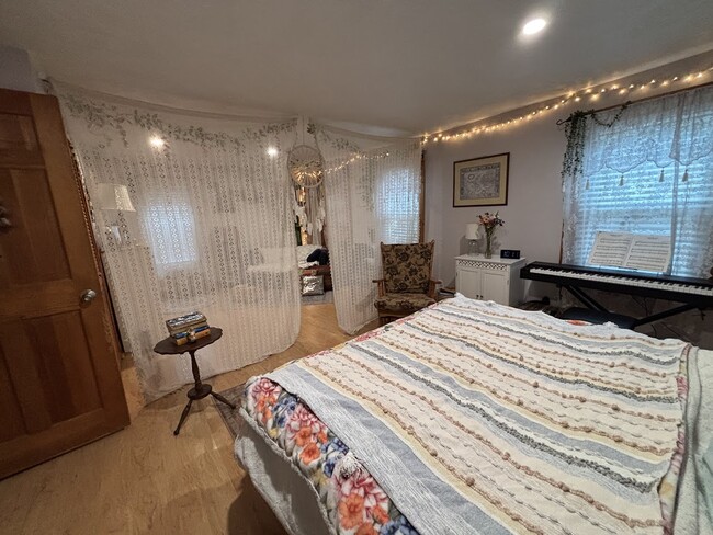 Photo - 98 Forge Village Rd Unidad Fl 1