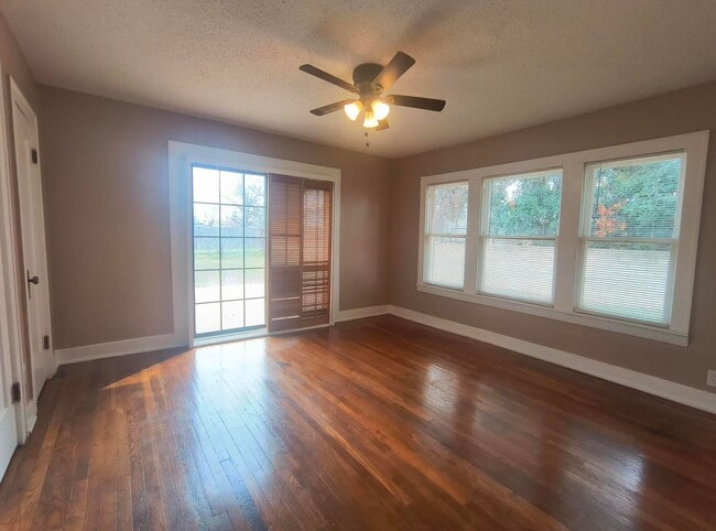 Photo - Charming 2-Story Brick Home with Detached Garage AVAILABLE NOW