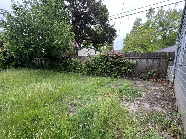 Photo - 1912 20th St NE