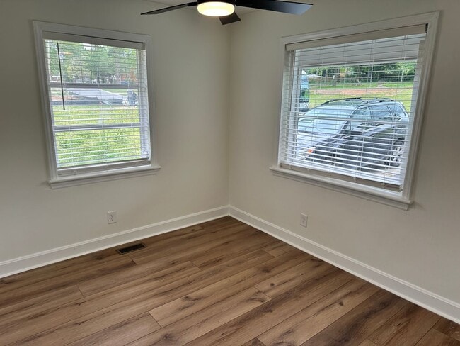 Photo - Cozy 2 Bedroom Duplex In NoDa Area