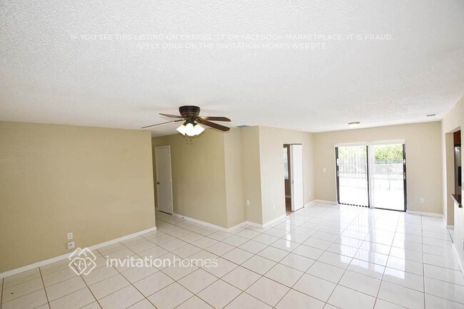 Photo - 10927 Gallery St