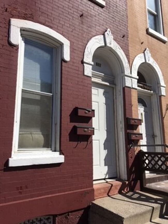 Building Photo - 617 N 9th St Unit 617 N. 9TH ST APT. #2F