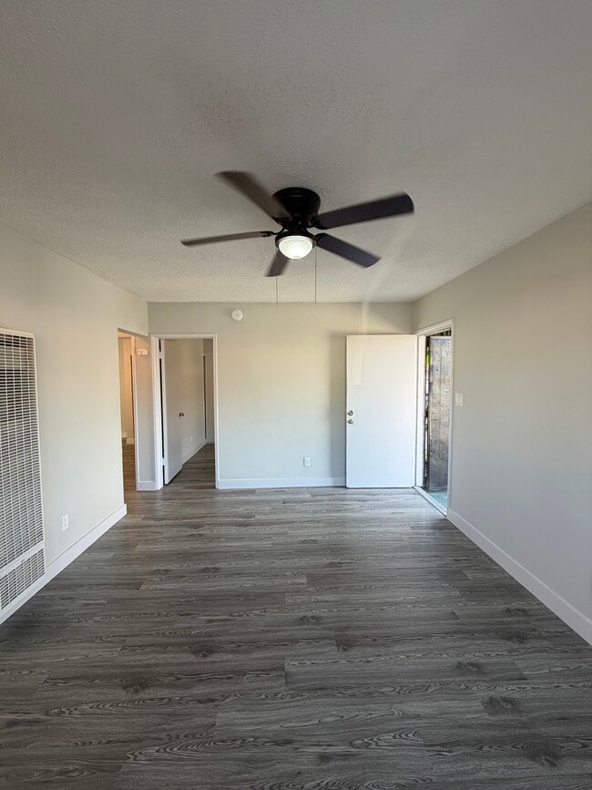 Photo - 7822 S Western Ave Unidad 3