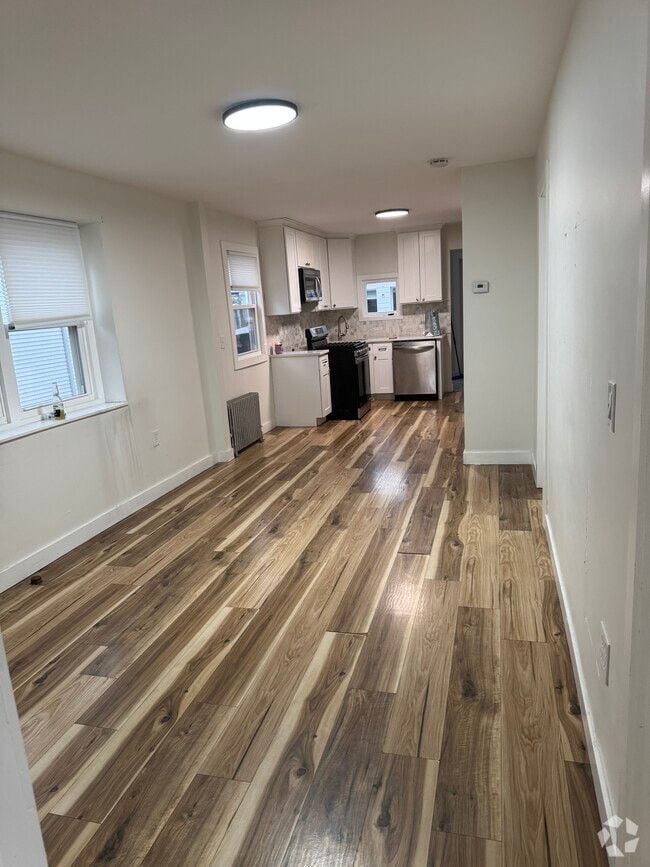 Building Photo - 130 Shaw St Rental