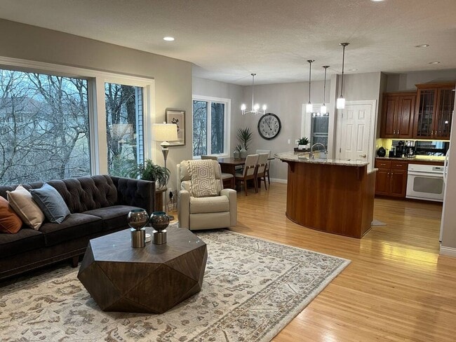 Photo - Lux Living With Beautiful Views