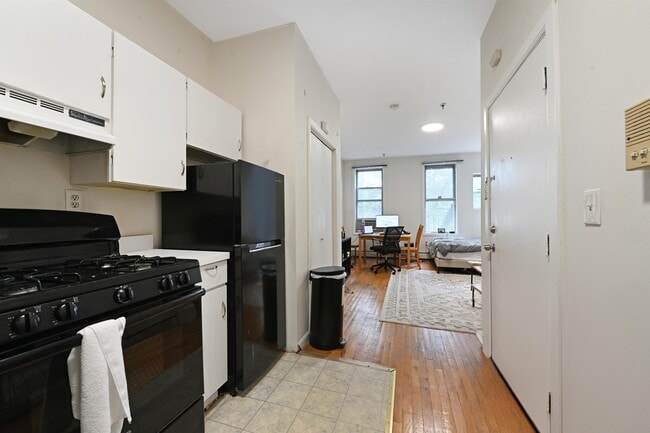 Building Photo - 108 Adams St Unit 5 Rental