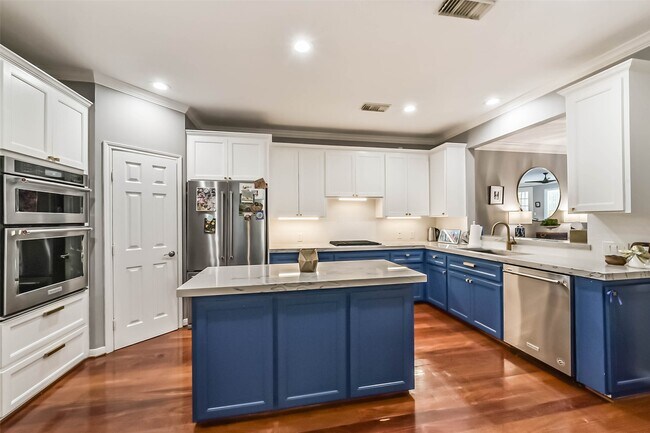 Photo - 4455 Castle Ct Pl