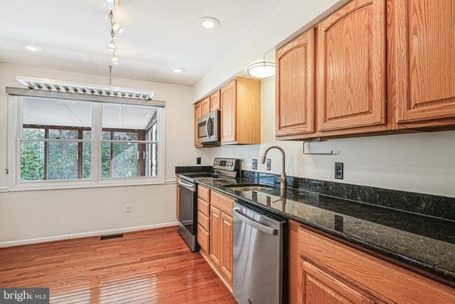 Photo - 510 Retford Dr