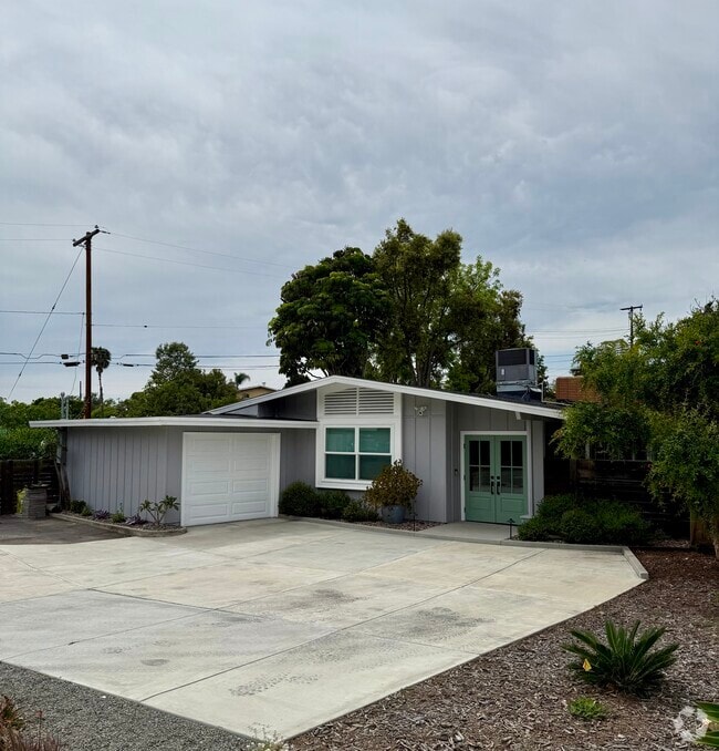 Building Photo - 950 Crescent Dr Rental