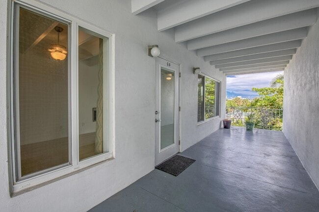 Building Photo - 1520 Lake Ave Unit 6B