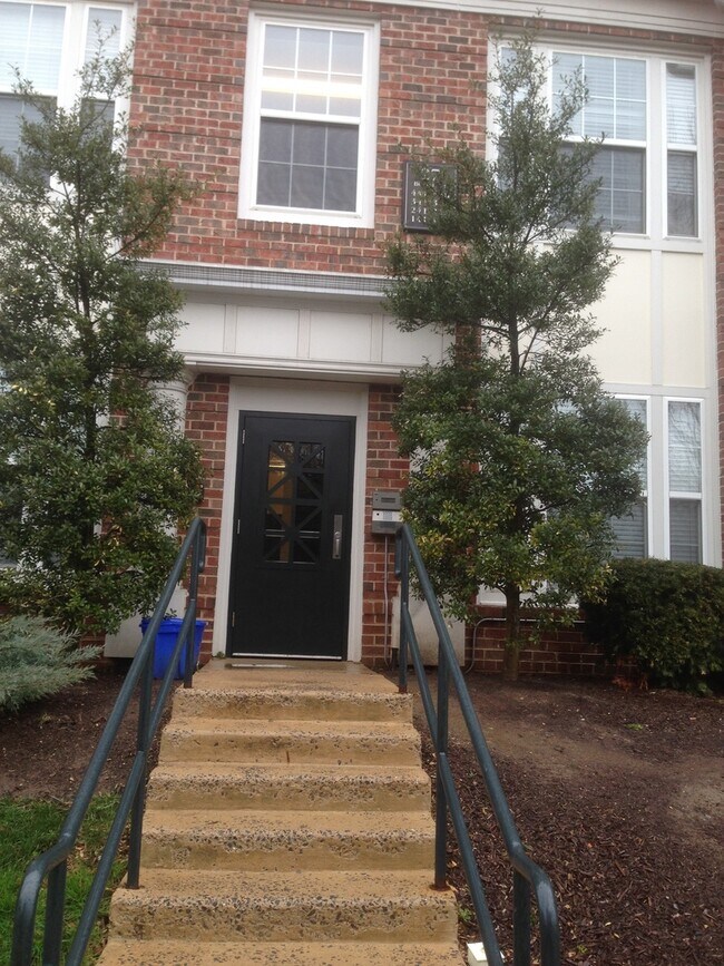 SUN FILLED LUXURY CONDO IN THE KENTLANDS House Rental in Gaithersburg