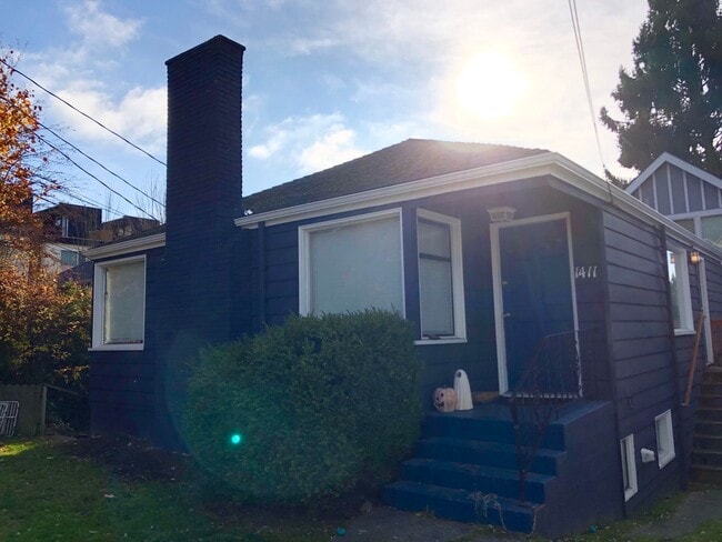 Building Photo - 1411 N Northgate Way Unit B