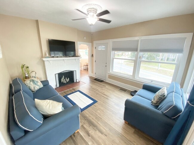 Photo - 412 N Peninsula Dr
