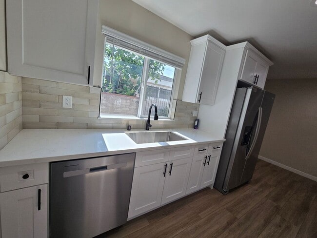 Photo - Newly Renovated 2023!! 4BD/2BA (Lease out,...