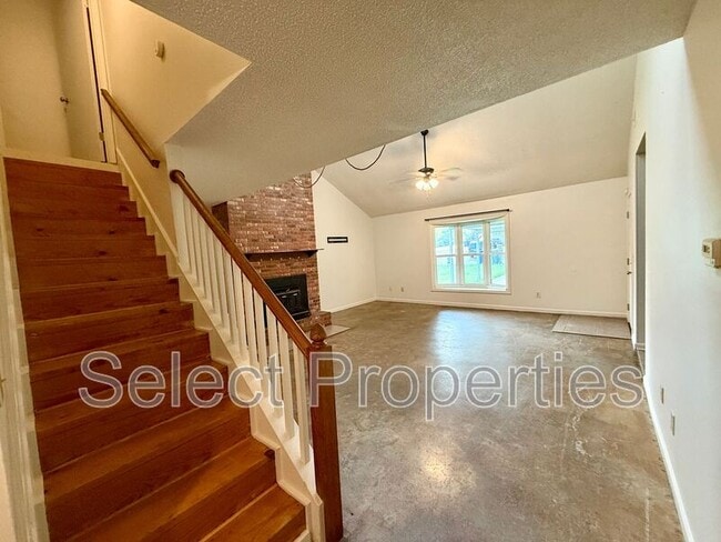 Photo - 1401 Elmdale Pl Unit B