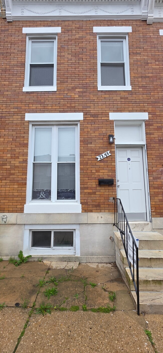 Building Photo - 2243 W Fayette St