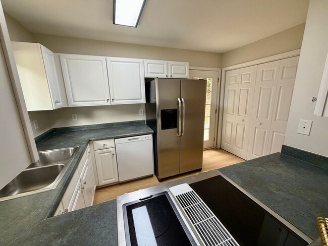 121 Grand Oak Cir