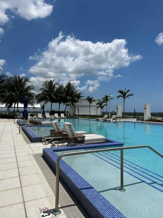 Photo - 1776 Polk St Unidad 1017