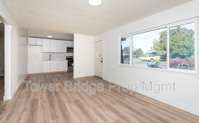 1718 Grand Ave