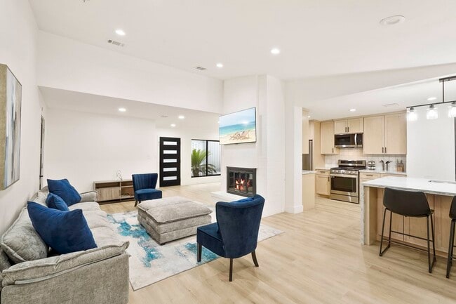 Building Photo - 3327 Freshmeadows Dr Rental