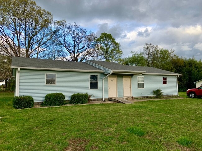 Building Photo - 16998 Carter Cir