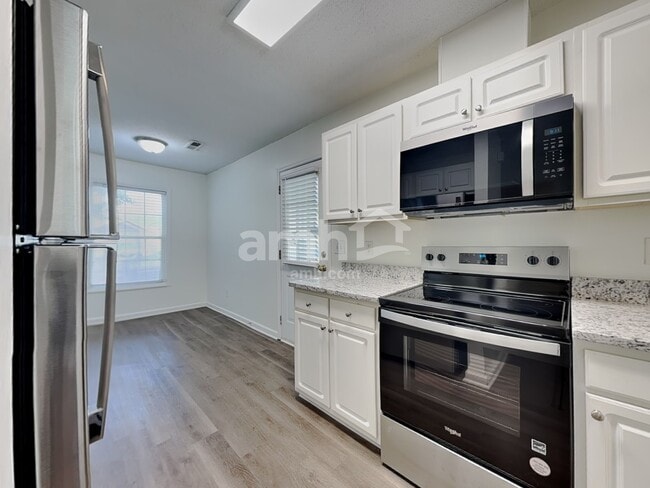 Photo - 115 Exeter Ct