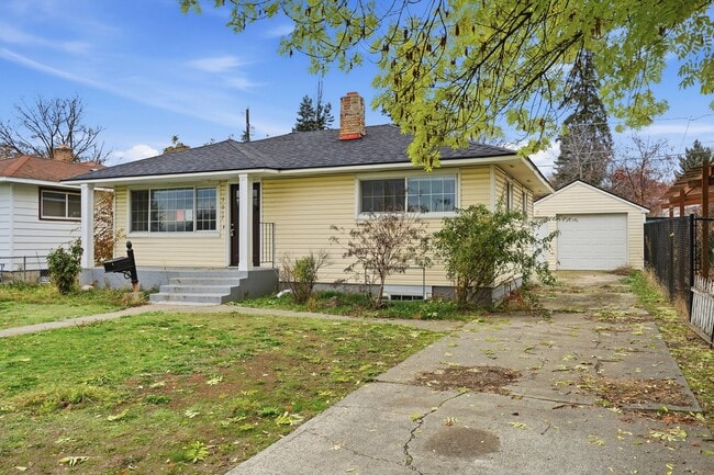 Photo - 3917 E Fairview Ave