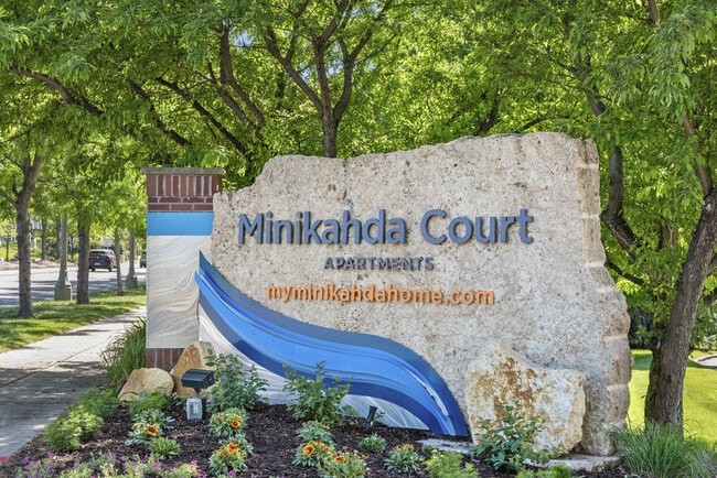 Minikahda Court Apartments