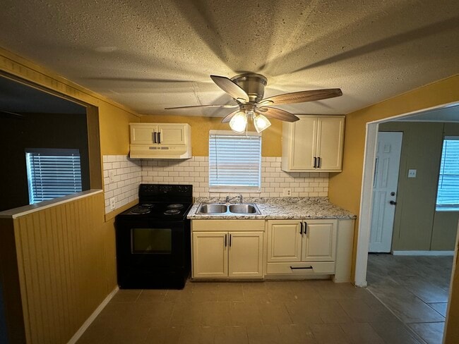 Photo - 1325 Hidalgo St