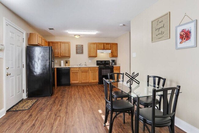 Photo - 3000 Lasalle St