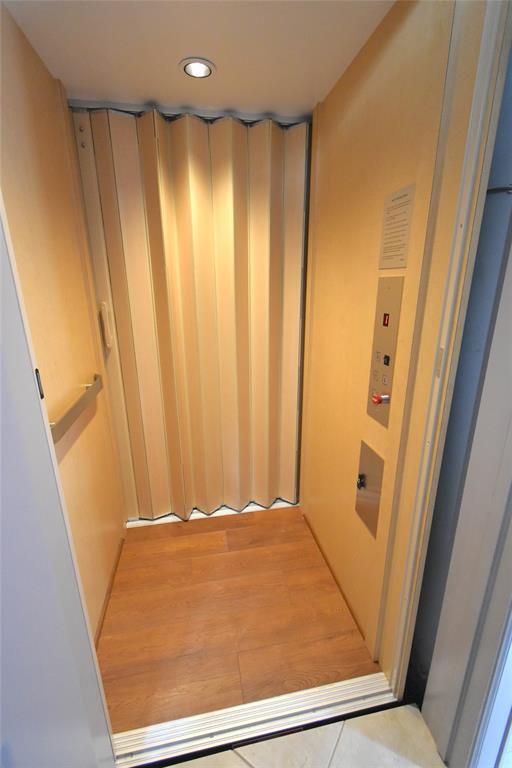 Photo - 2632 Wroxton Rd