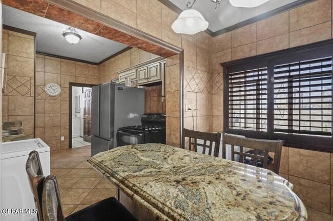 Photo - 146 Brown St