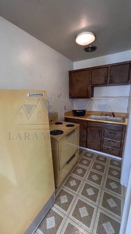 Photo - 702 Downey St Unit 11