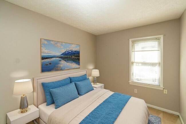 Photo - 461 Averill Ave