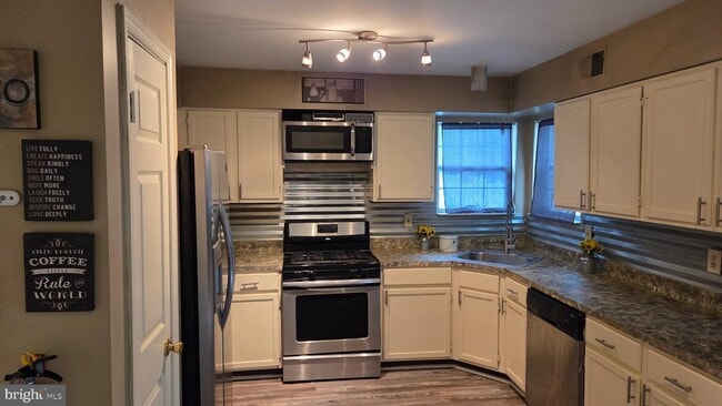 Photo - 10 Wesley Ln