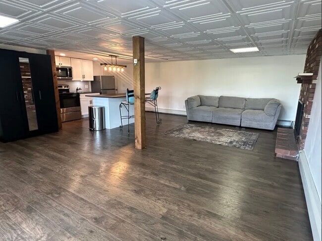 4 Van Ave Unit 4 Van
