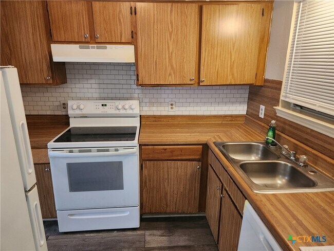 Photo - 904 C Ticonderoga Dr