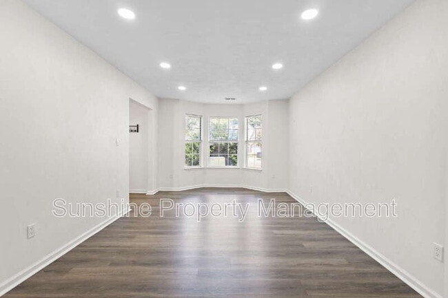 Photo - 911 Bellgate Ct