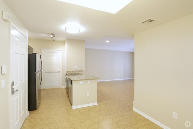 2 BR, 1 BA - 950 SF - Camden Tuscany