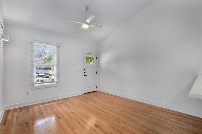 Photo - 4004 Avenue C
