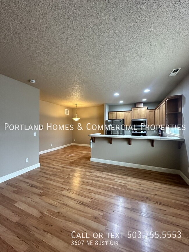 Photo - 3607 NE 81st Cir